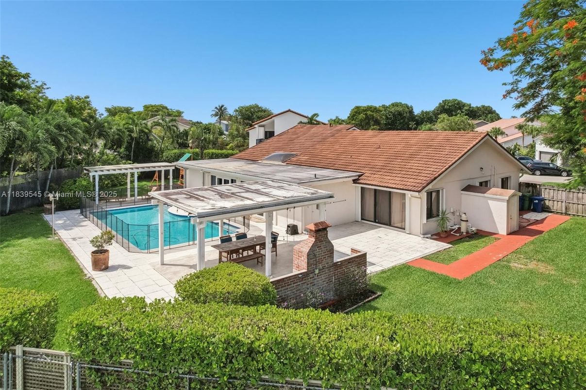 Backyard, Exterior, Pool