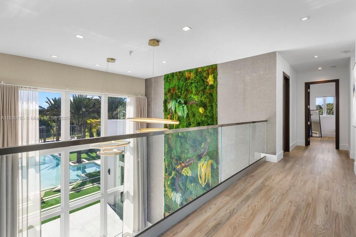 Interior, Pendant Lights, Recessed Lighting, Wood Texture Flooring