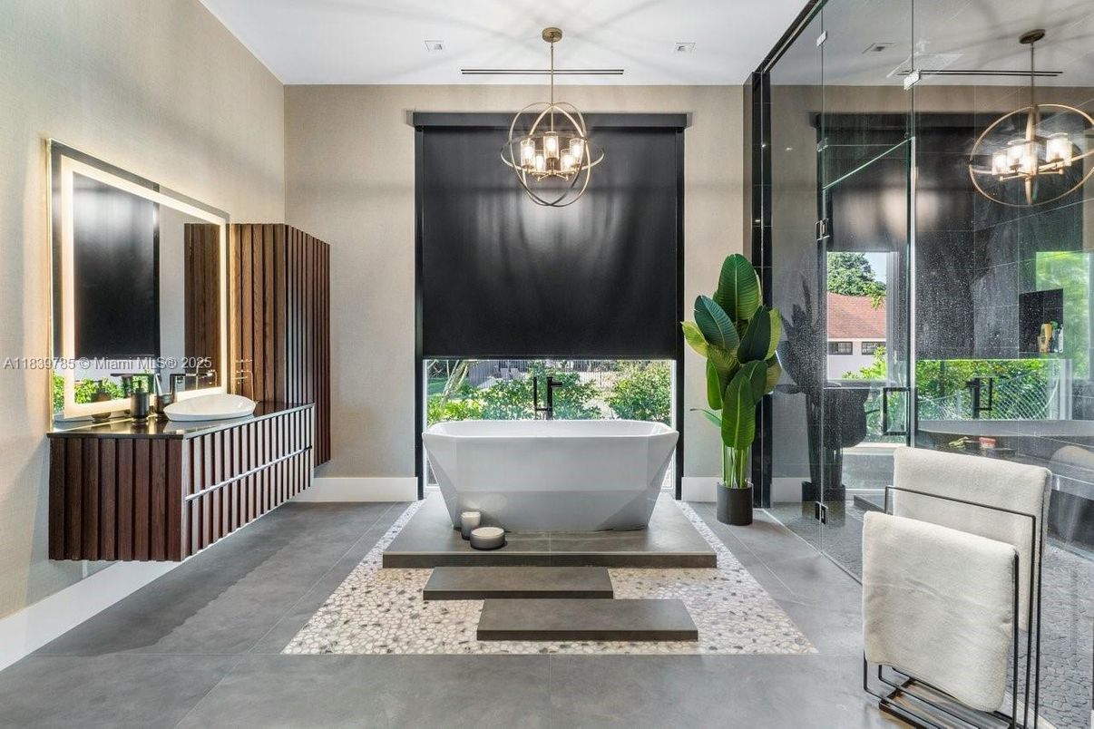 Bathroom, Free Standing Baths, Interior, Pendant Lights