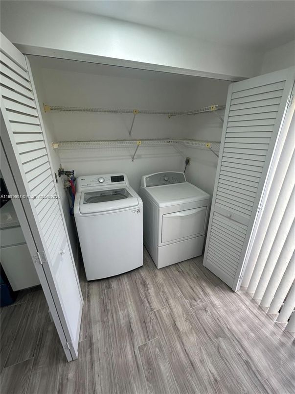 Interior, Utility Closets, Washer, Wood Texture Flooring