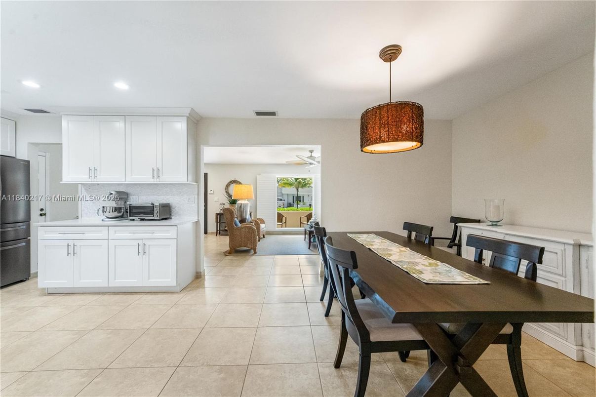 Dining room, Interior, Kitchen, Pendant Lights, Recessed Lighting