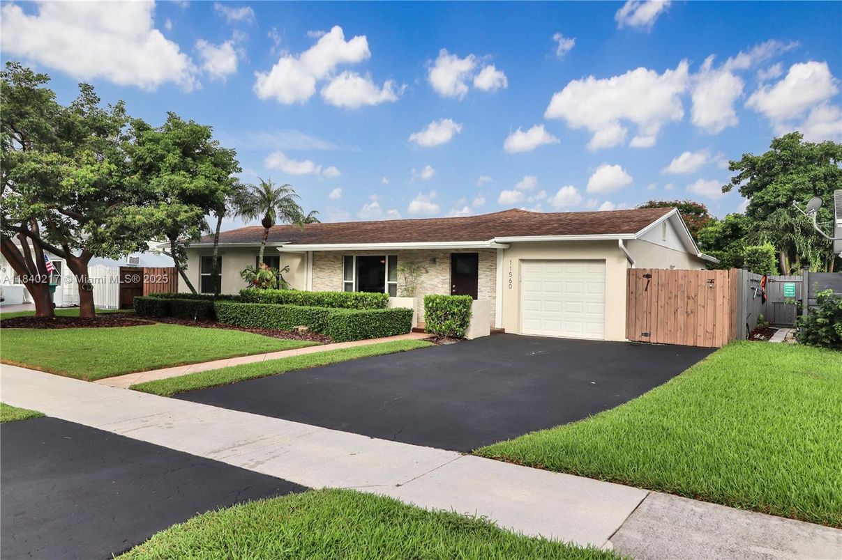 Attached, Exterior, Facade, Brick Facade, Ranch
