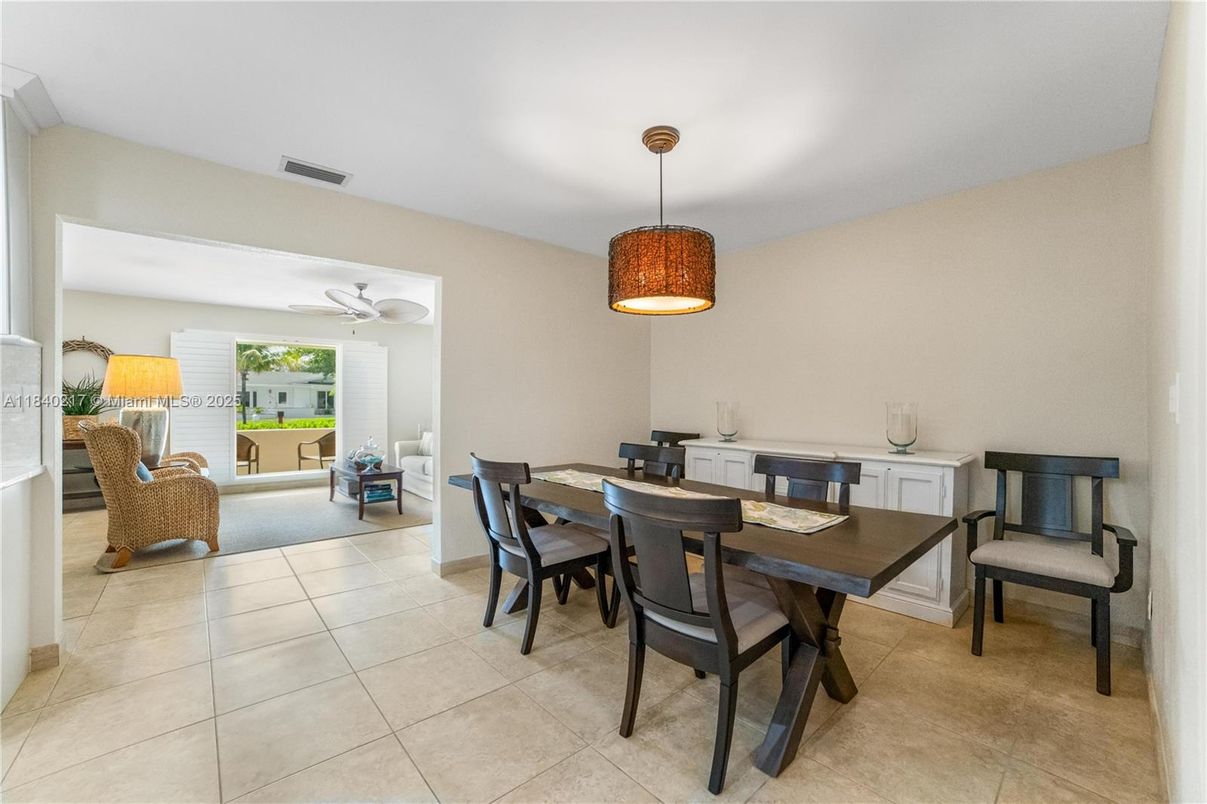 Dining room, Interior, Pendant Lights
