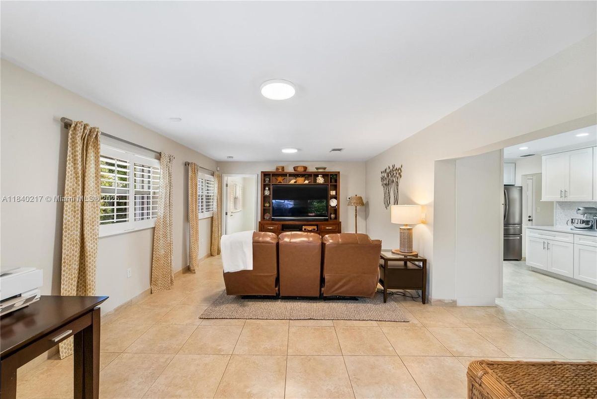 Interior, Kitchen, Living room, Recessed Lighting, Stainless Steel Appliances