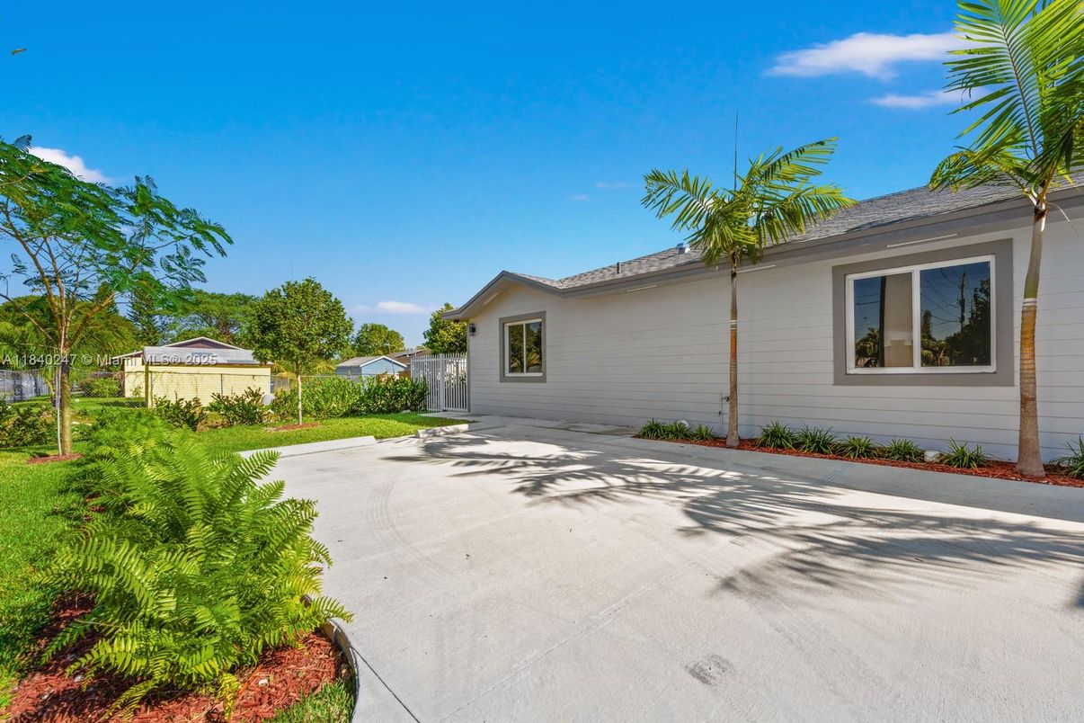 Backyard, Exterior