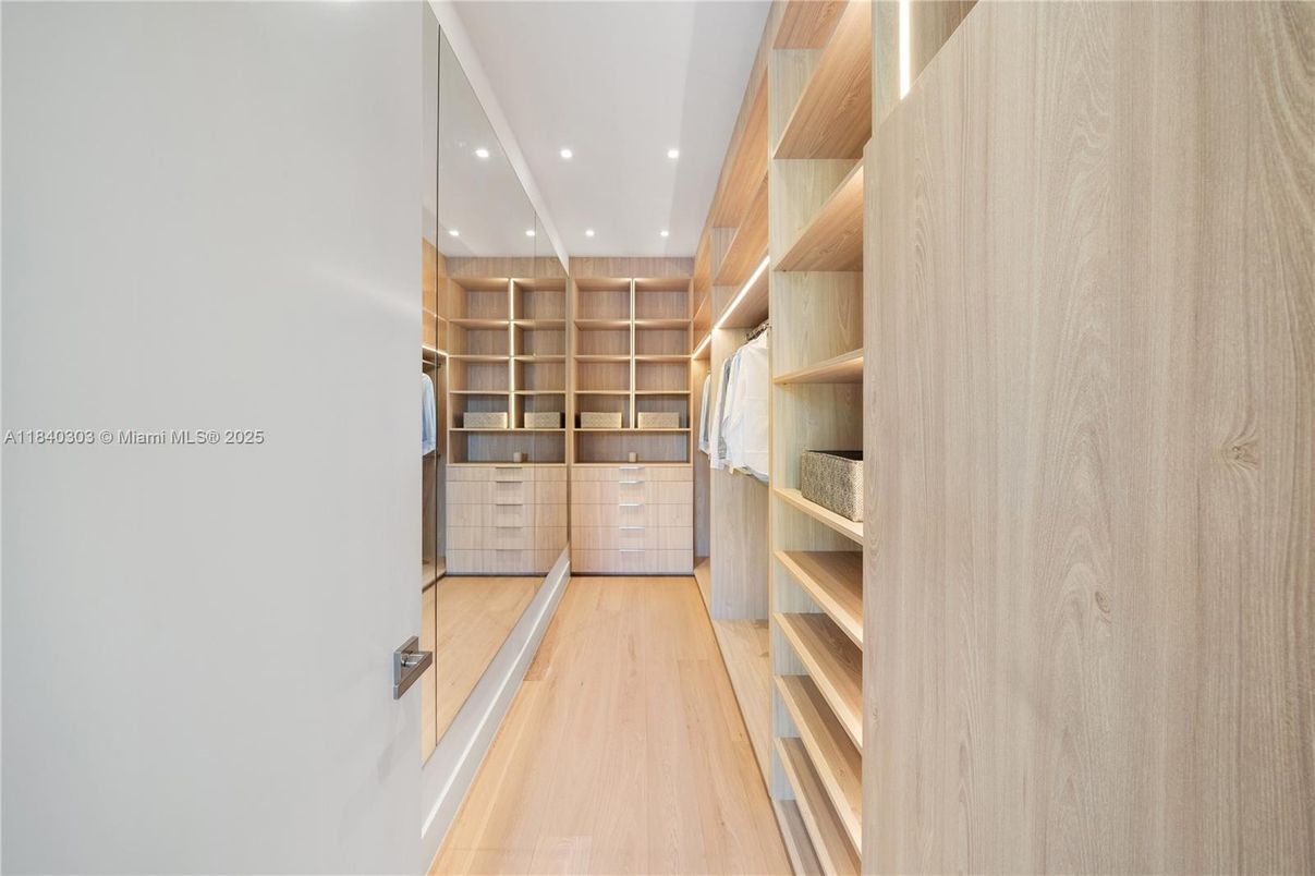 Interior, Recessed Lighting, Walk-in Closets, Wood Texture Flooring