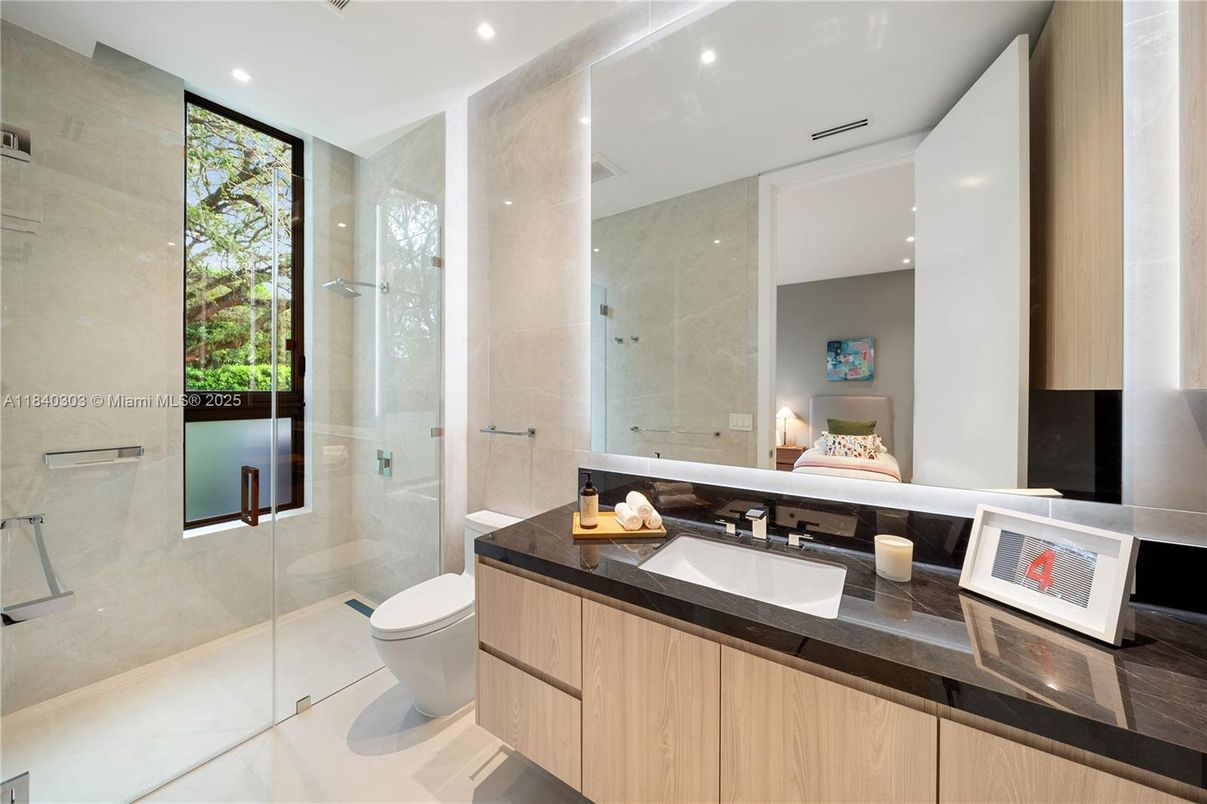Bathroom, Bedroom, Glass Shower, Interior, Recessed Lighting