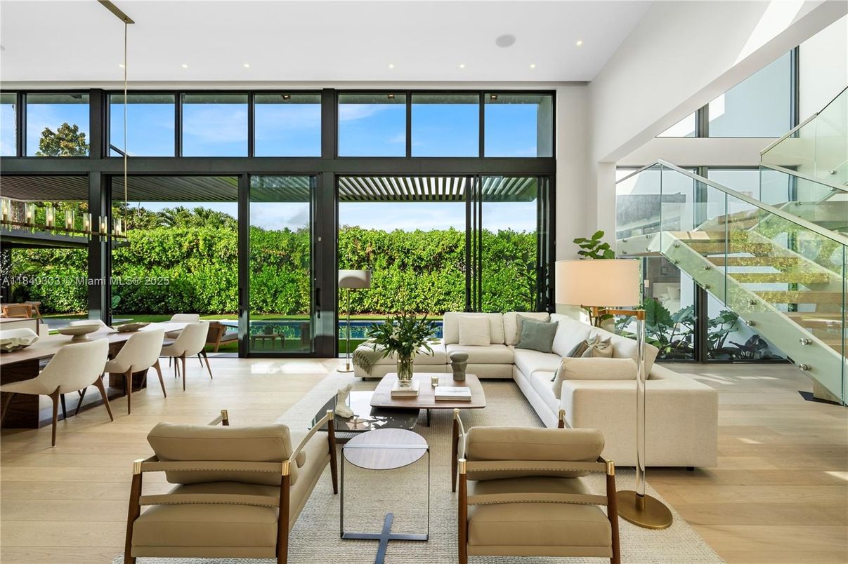 Dining room, Interior, Living room, Pendant Lights, Recessed Lighting, Wood Texture Flooring