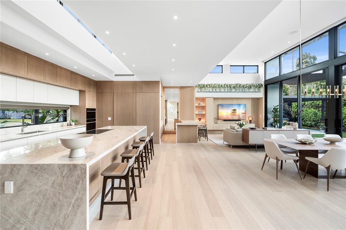 Dining room, Interior, Kitchen, Living room, Recessed Lighting, Wood Texture Flooring