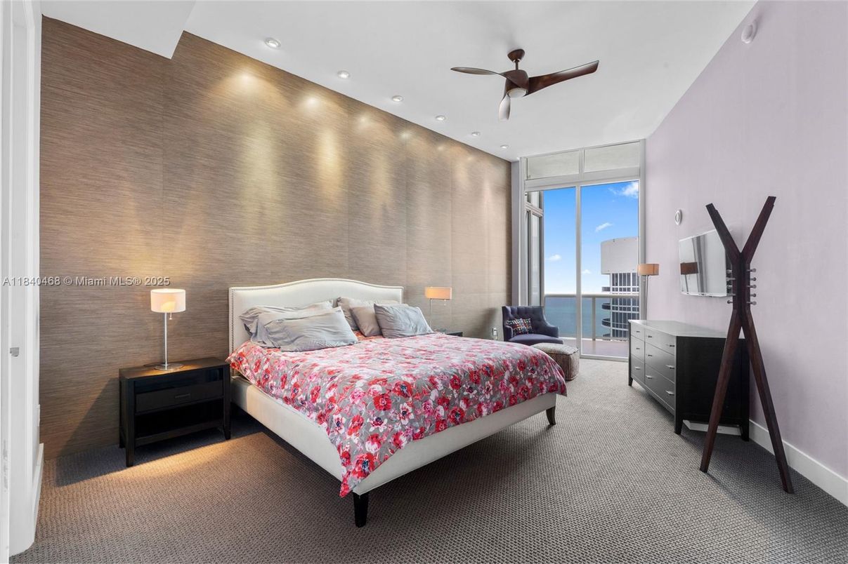 Bedroom, Interior, Recessed Lighting, Water