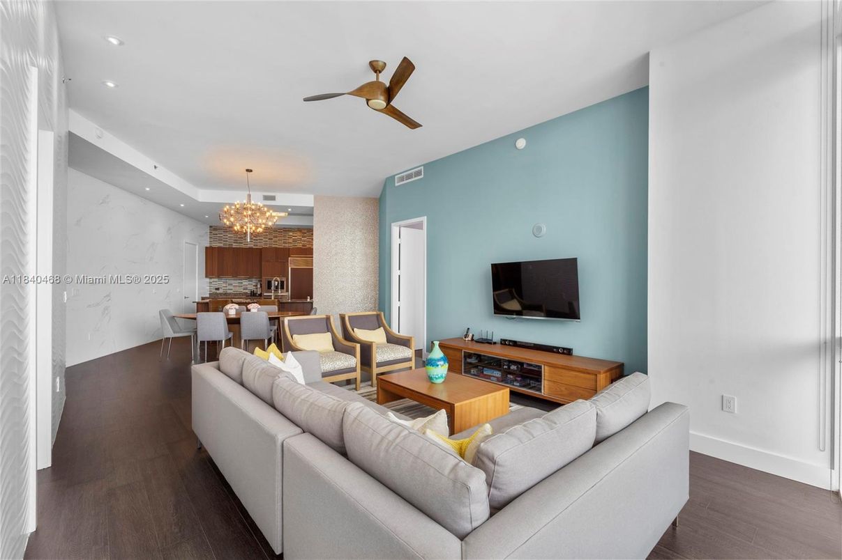 Chandelier, Dining room, Interior, Kitchen, Living room, Recessed Lighting, Wood Texture Flooring