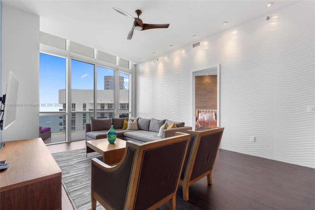 Interior, Living room, Recessed Lighting, Water, Wood Texture Flooring