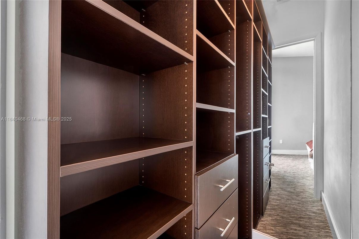 Interior, Walk-in Closets