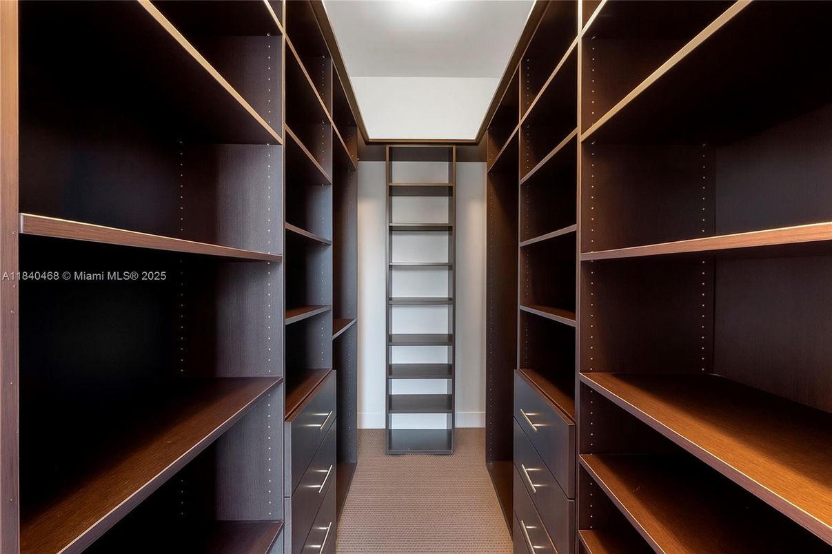 Interior, Walk-in Closets