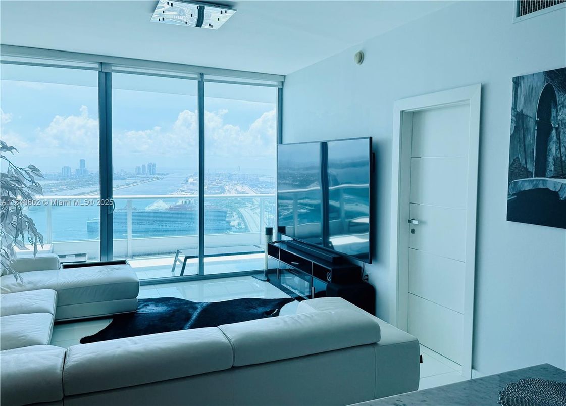 Interior, Living room, Water