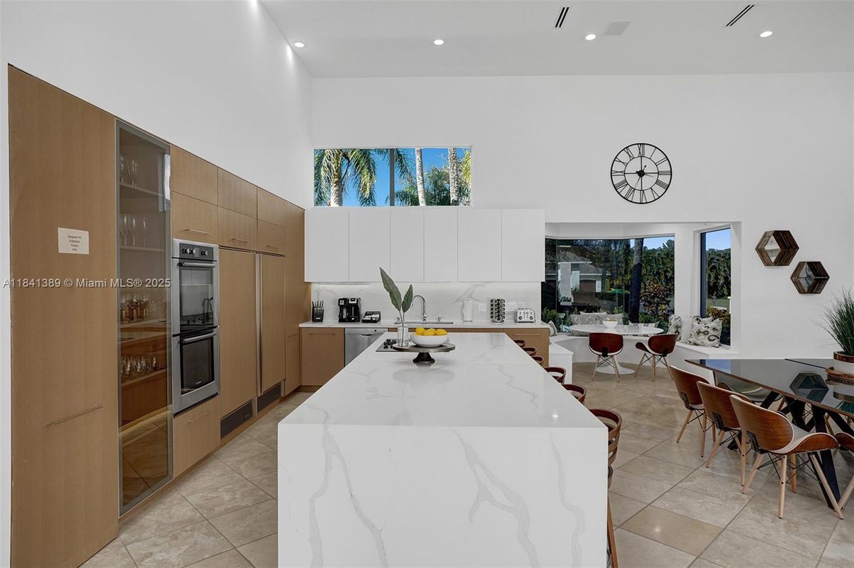 Dining room, Interior, Kitchen, Recessed Lighting, Stainless Steel Appliances