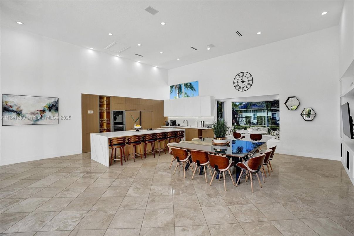 Dining room, Interior, Kitchen, Recessed Lighting