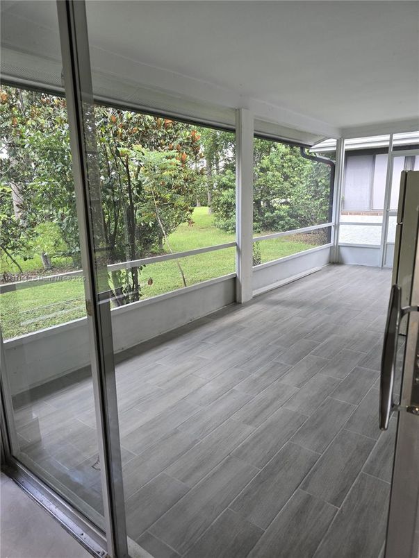 Empty room, Interior, Sun Room, Wood Texture Flooring