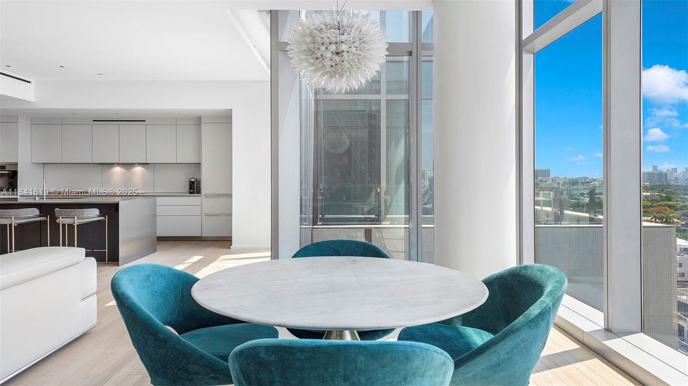 Dining room, Interior, Kitchen, Stainless Steel Appliances, Wood Texture Flooring