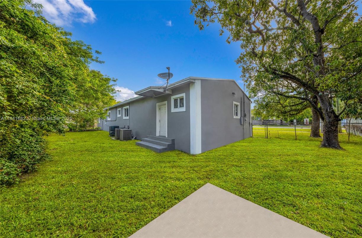 Backyard, Exterior