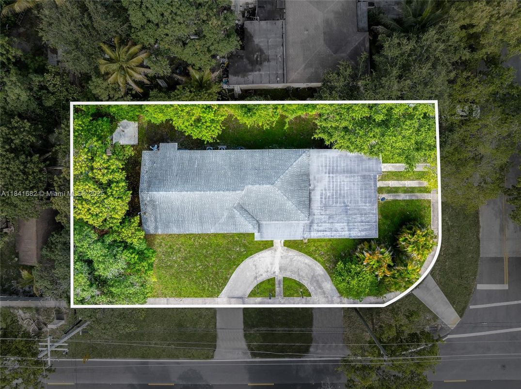Exterior, Drone