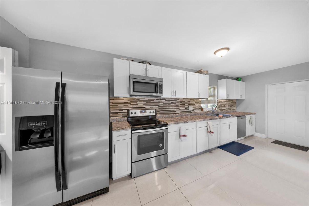 Interior, Kitchen, Stainless Steel Appliances