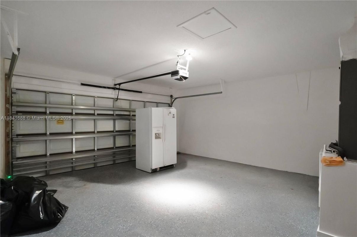 Garage, Interior