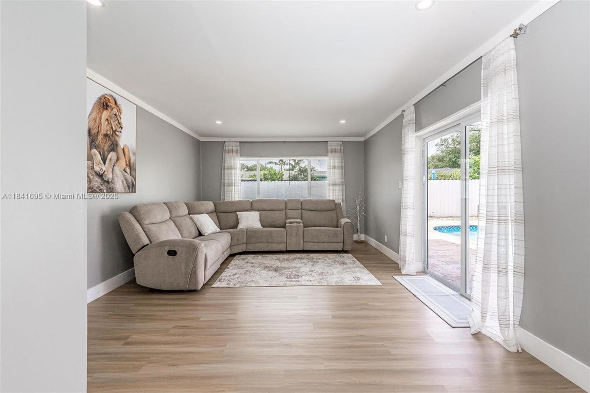 Interior, Living room, Recessed Lighting, Wood Texture Flooring