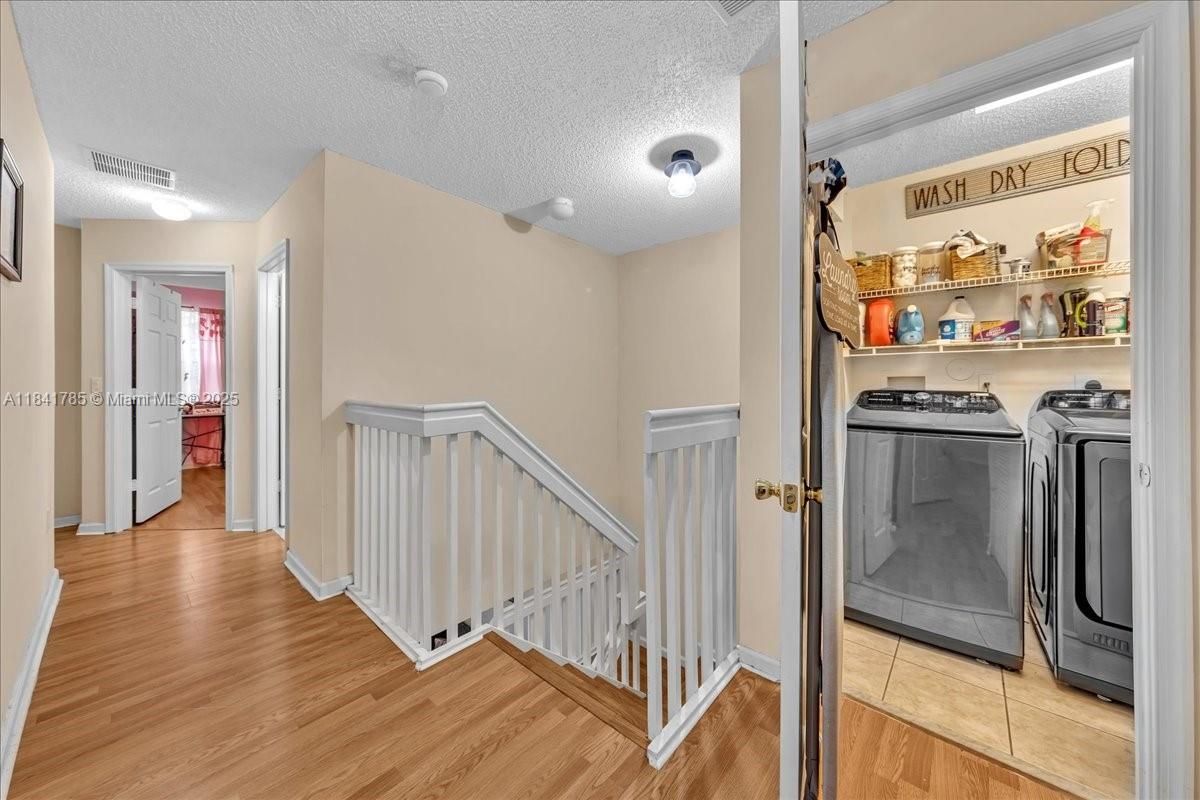 Interior, Washer, Wood Texture Flooring