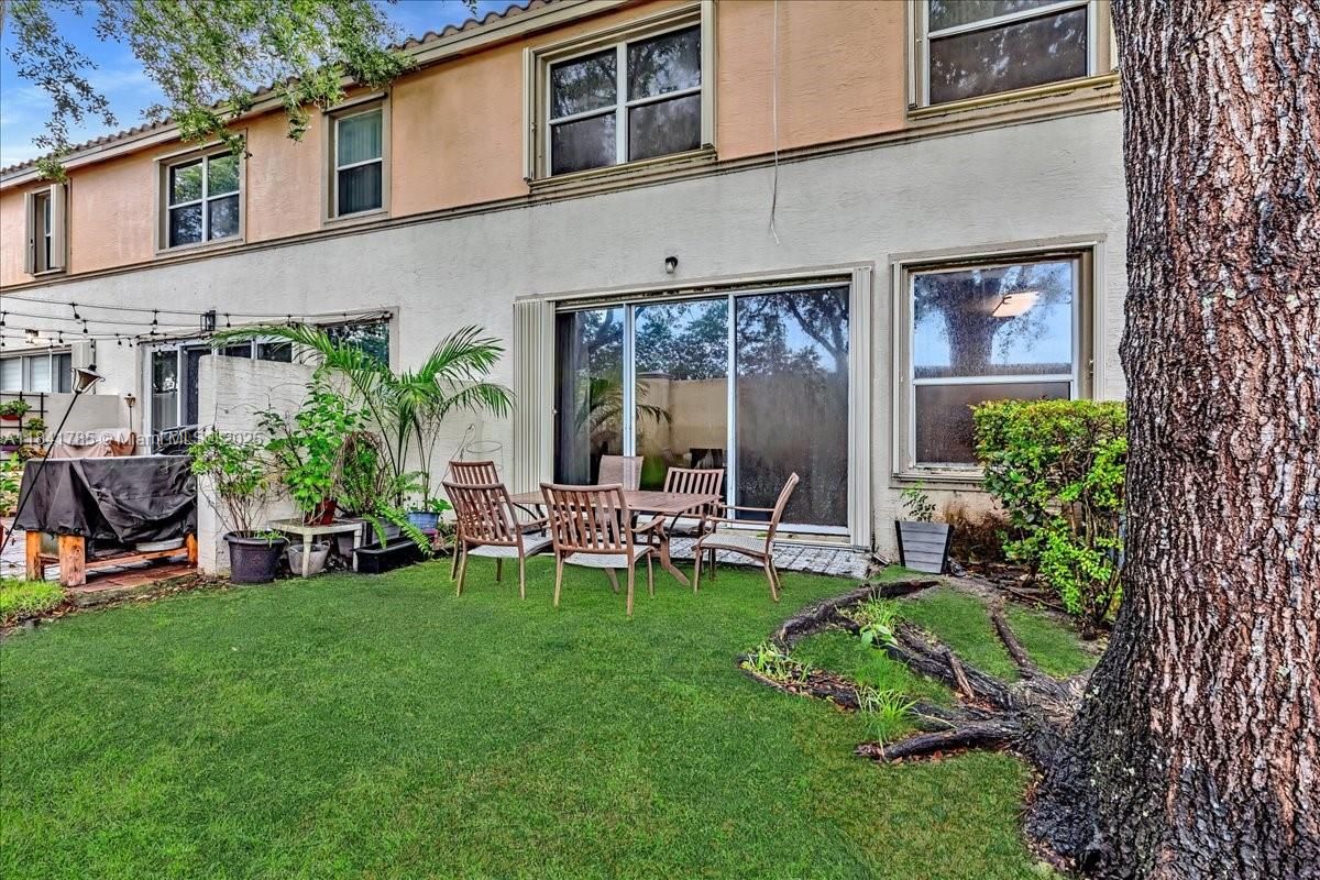 Backyard, Exterior