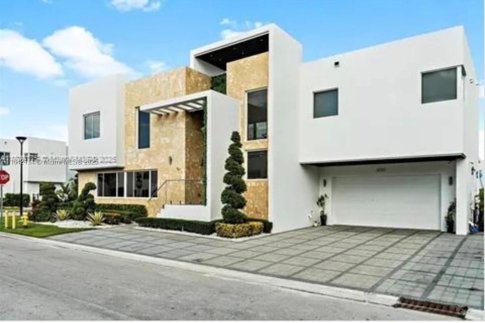 Attached, Exterior, Facade, Modern