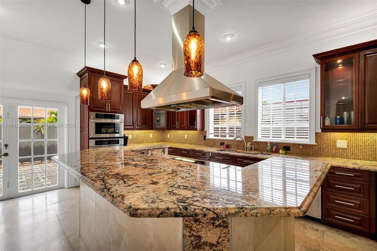 Interior, Kitchen, Pendant Lights, Recessed Lighting, Stainless Steel Appliances