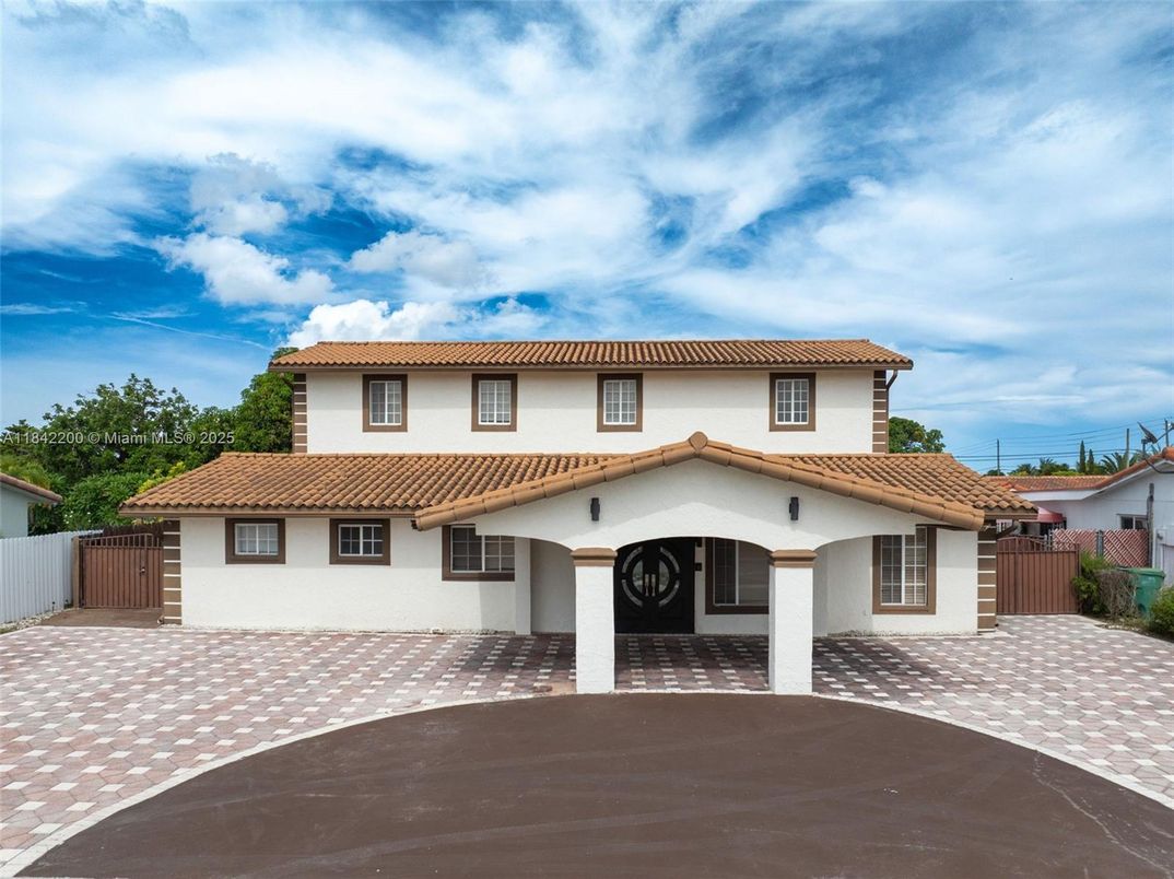 Exterior, Facade, Spanish Mediterranean