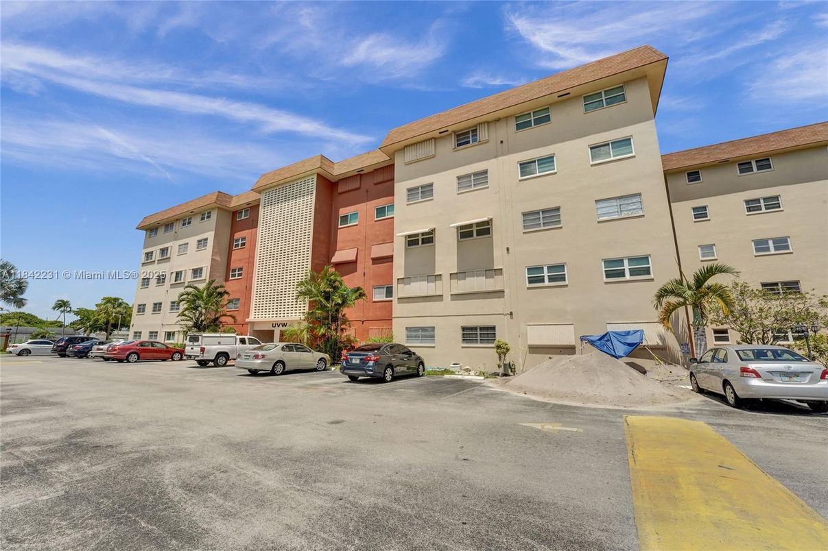 Exterior, Facade, Condo Building