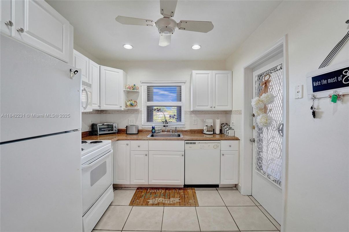 Interior, Kitchen, Recessed Lighting