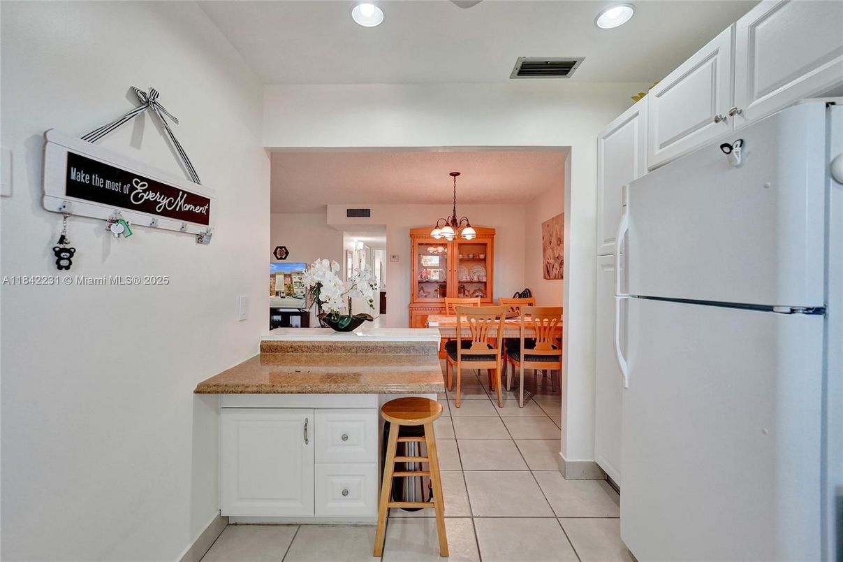 Chandelier, Dining room, Interior, Kitchen, Recessed Lighting