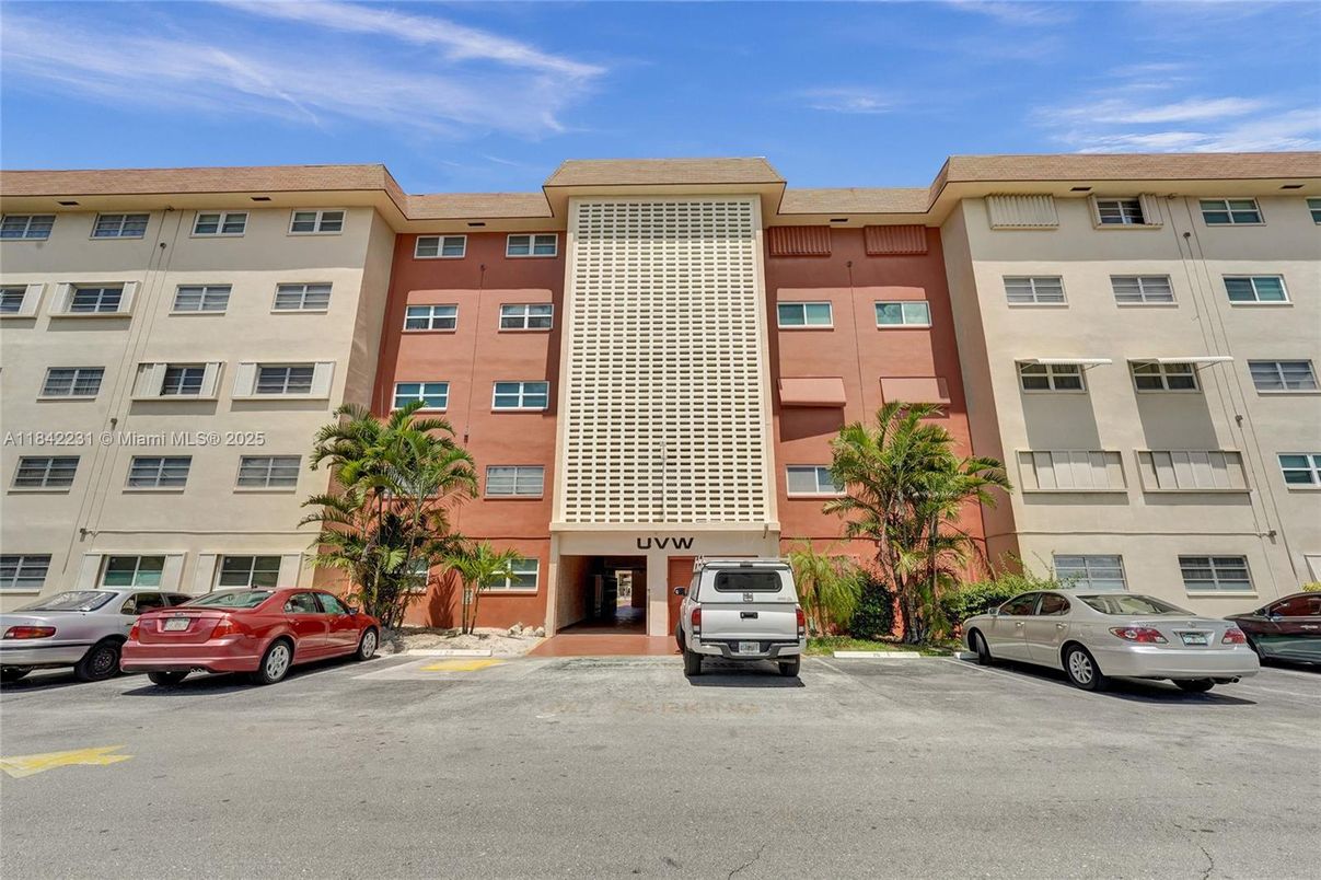 Exterior, Facade, Condo Building