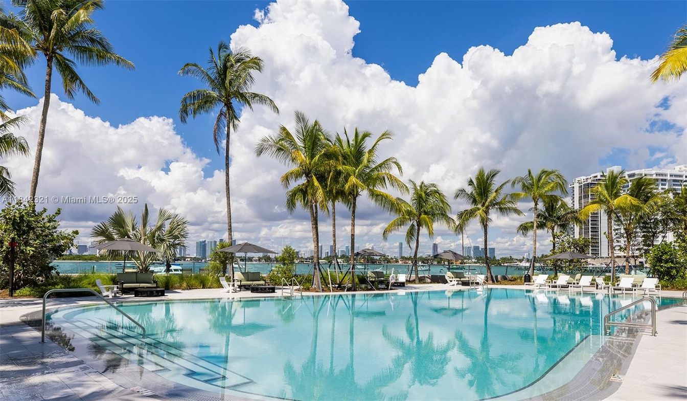 Exterior, Pool, Water