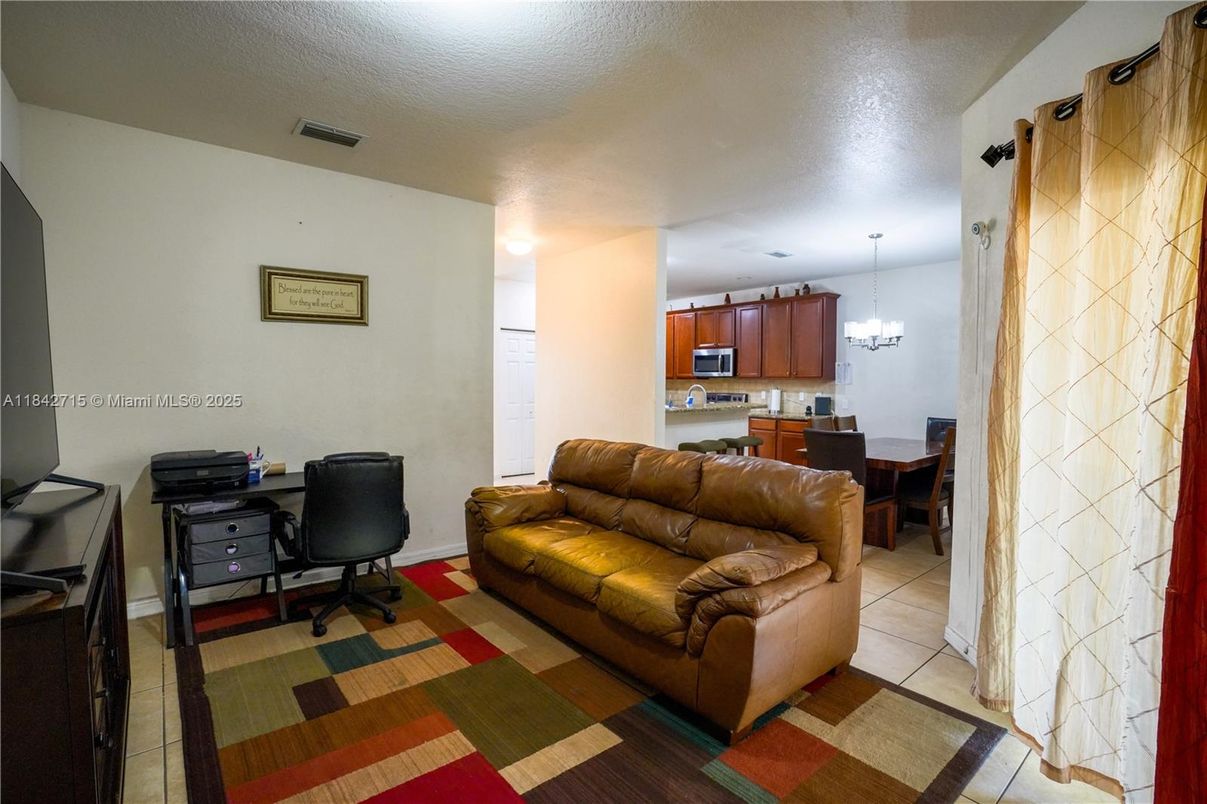 Chandelier, Home Office, Interior, Kitchen