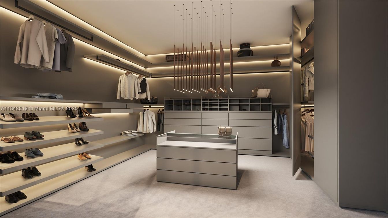 Interior, Pendant Lights, Walk-in Closets
