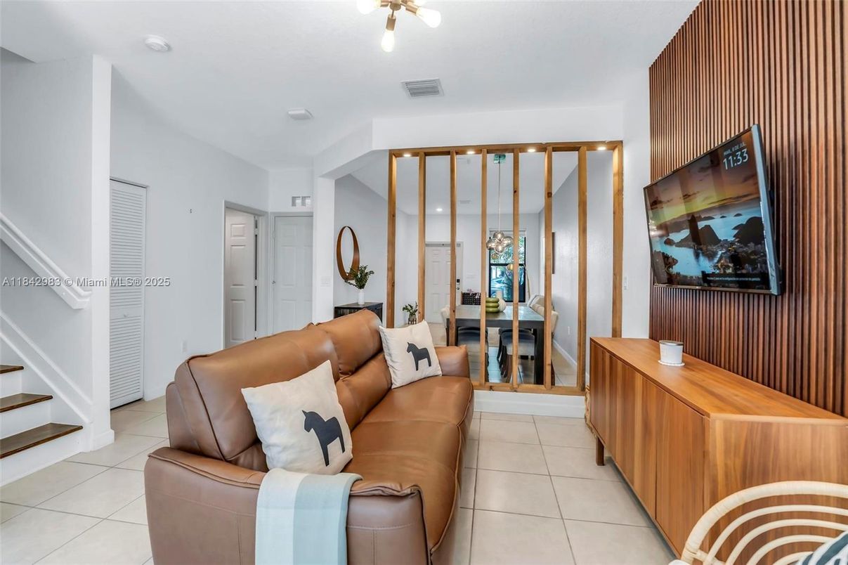 Dining room, Interior, Living room, Recessed Lighting