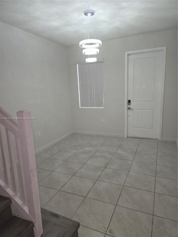 Empty room, Interior, Pendant Lights