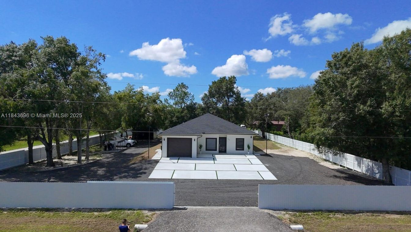 Backyard, Detached Garage, Exterior