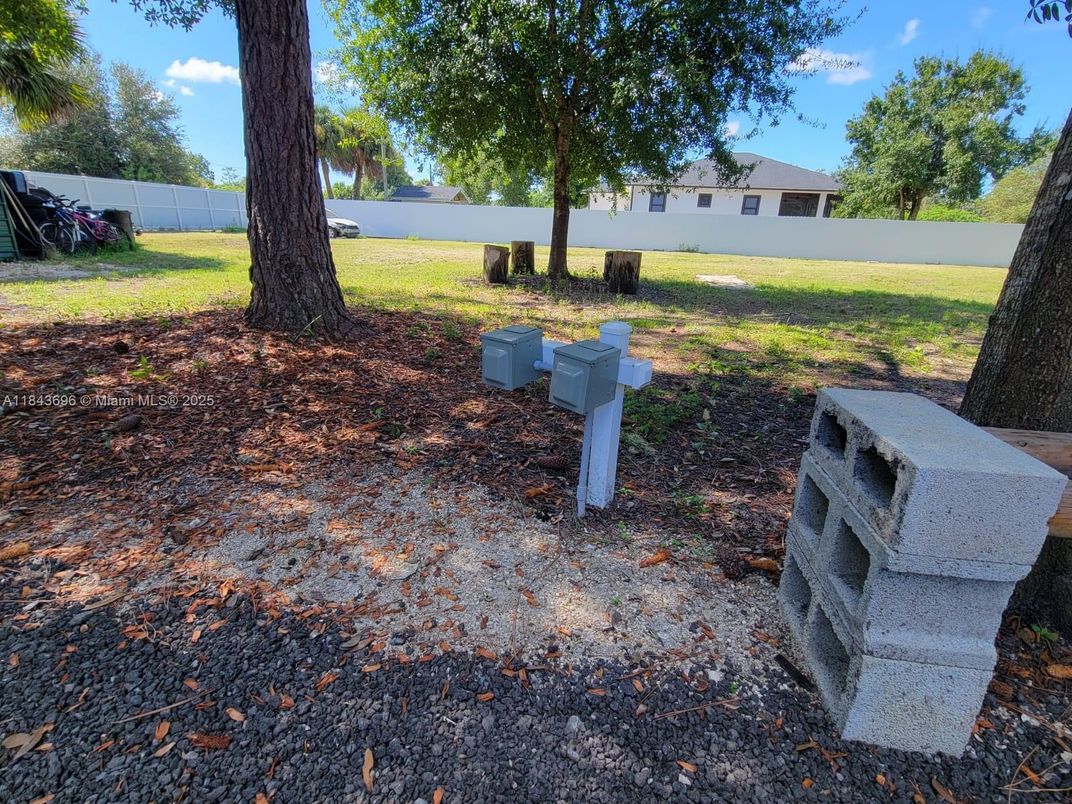 Backyard, Exterior