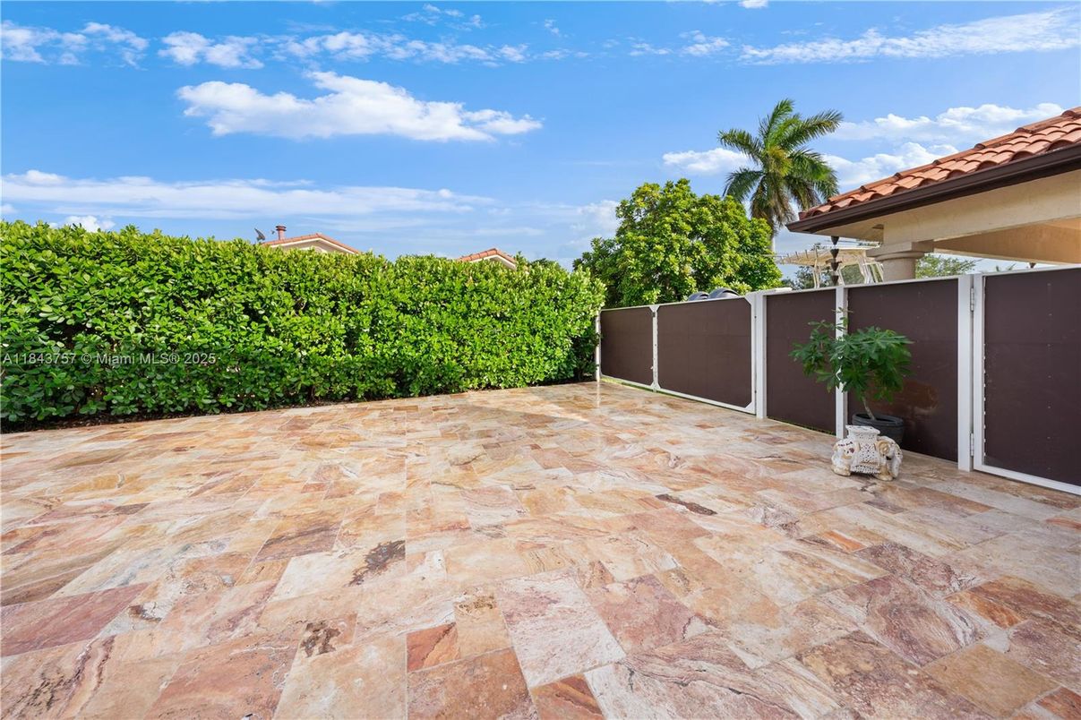 Backyard, Exterior