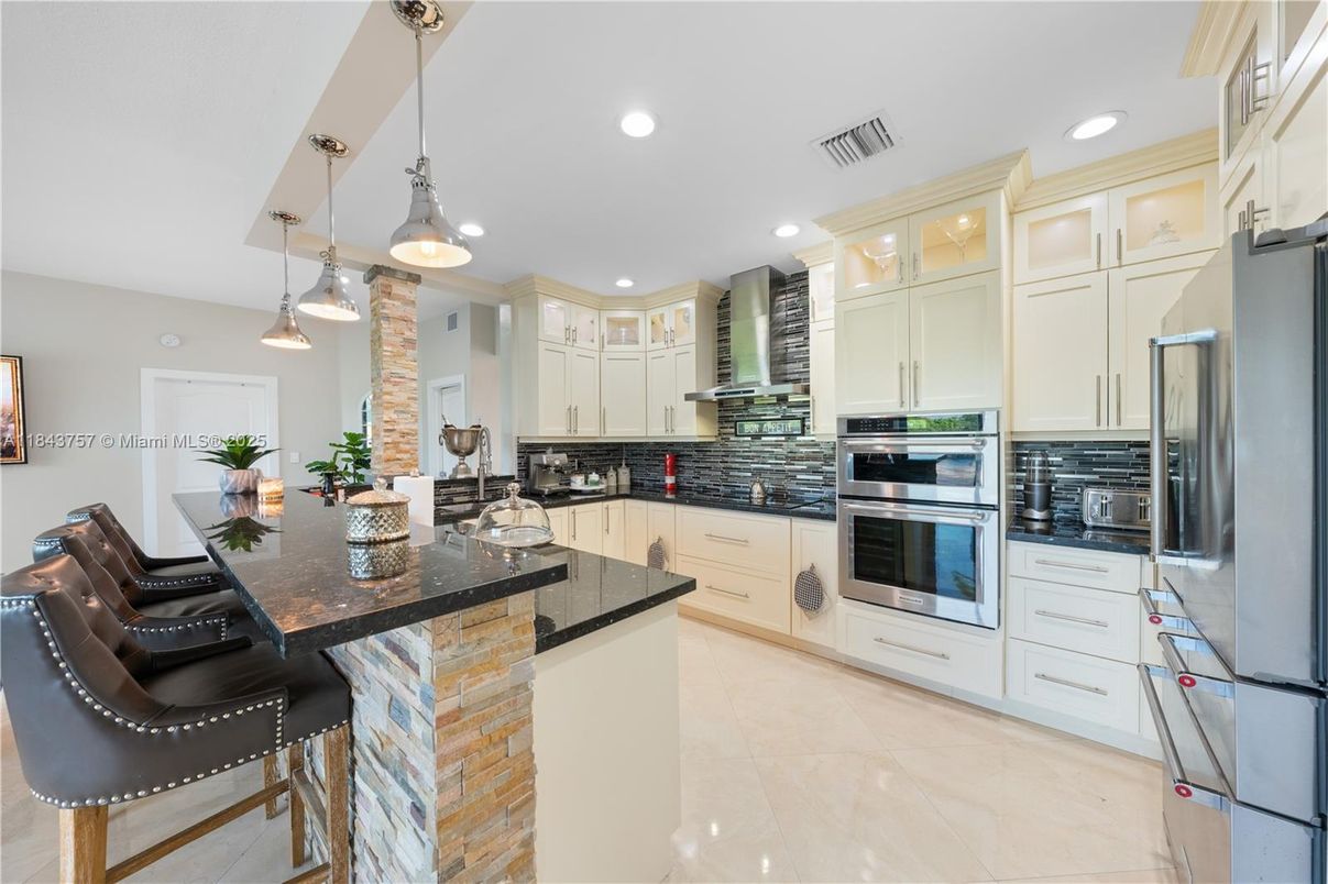 Interior, Kitchen, Pendant Lights, Recessed Lighting, Stainless Steel Appliances