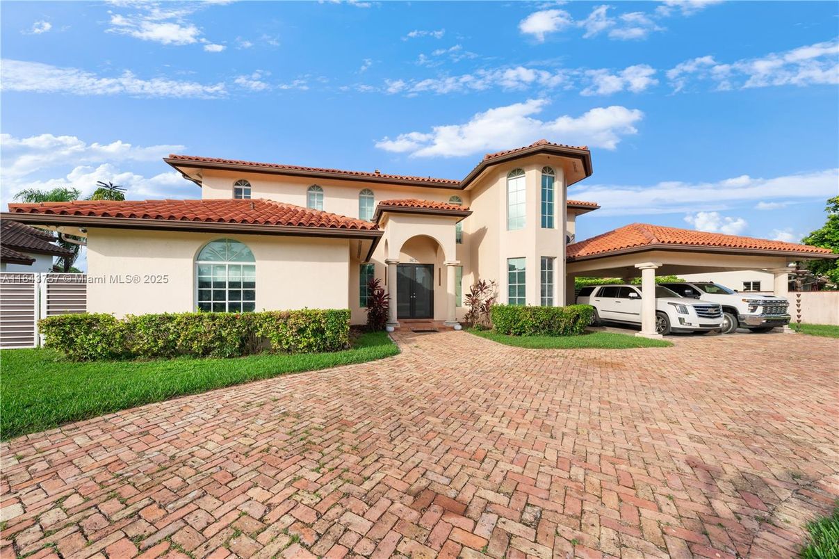 Backyard, Exterior, Facade, Mediterranean