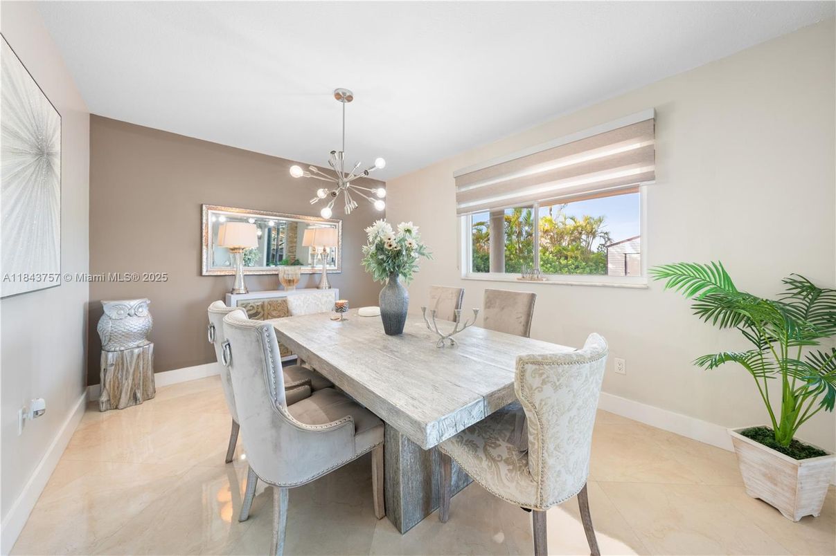 Dining room, Interior, Pendant Lights