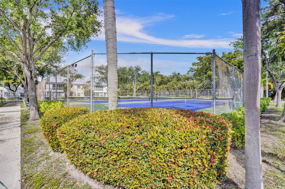 Exterior, Tennis Courts