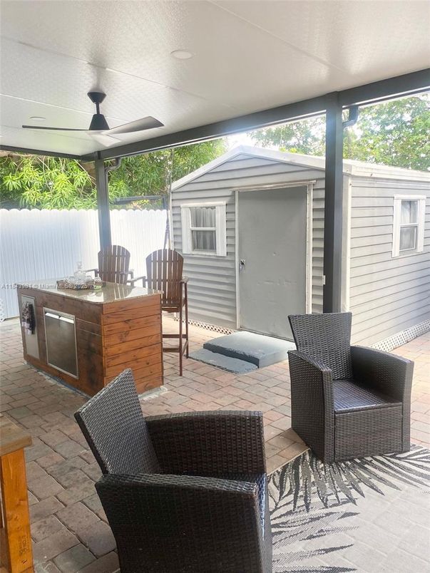 Exterior, Outdoor Kitchen